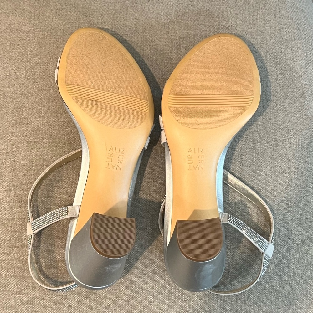 BRAND NEW Naturalizer Vanessa Rhinestone Dress Sandals - Picture 7 of 7